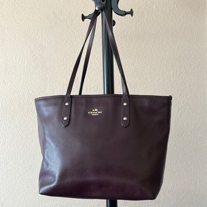 Coach bag maroon